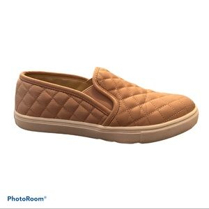 Steve Madden Quilted Pattern Slip On Sneaker.